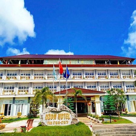 Ozon Hotel Nam Can Buitenkant foto