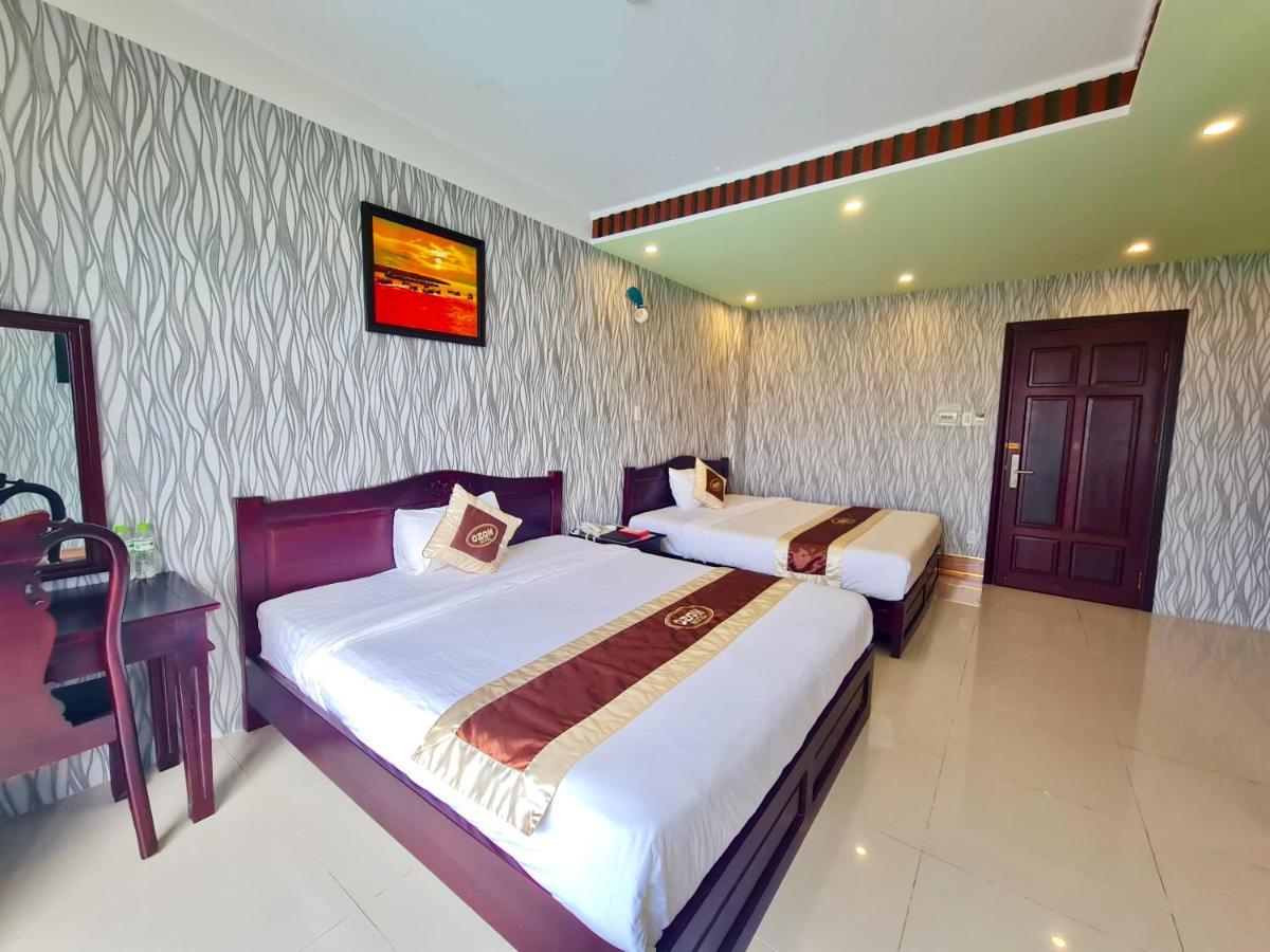 Ozon Hotel Nam Can Buitenkant foto